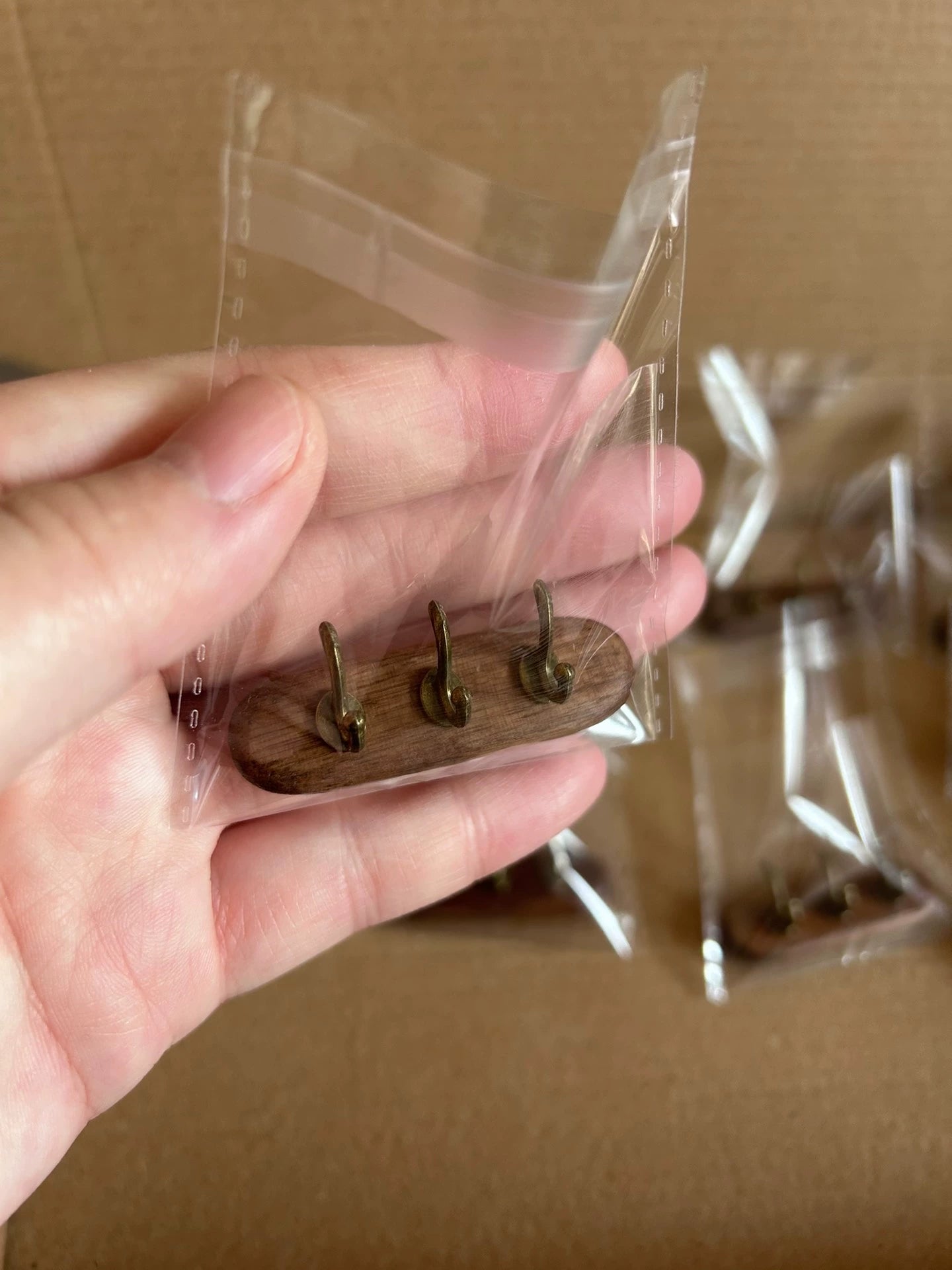 1:12 Scale Miniature Vintage Walnut Wooden Hook Miniature Dollhouse Furniture