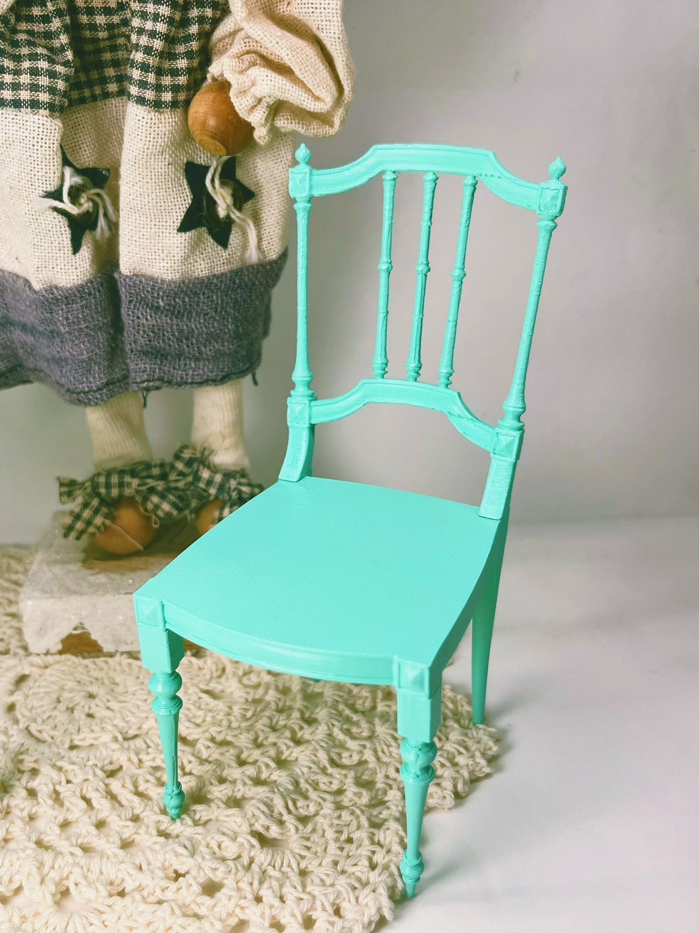 Chaises peintes au pistolet bleu Tiffany à l'échelle 1:6 et 1:8, meubles miniatures pour maison de poupée