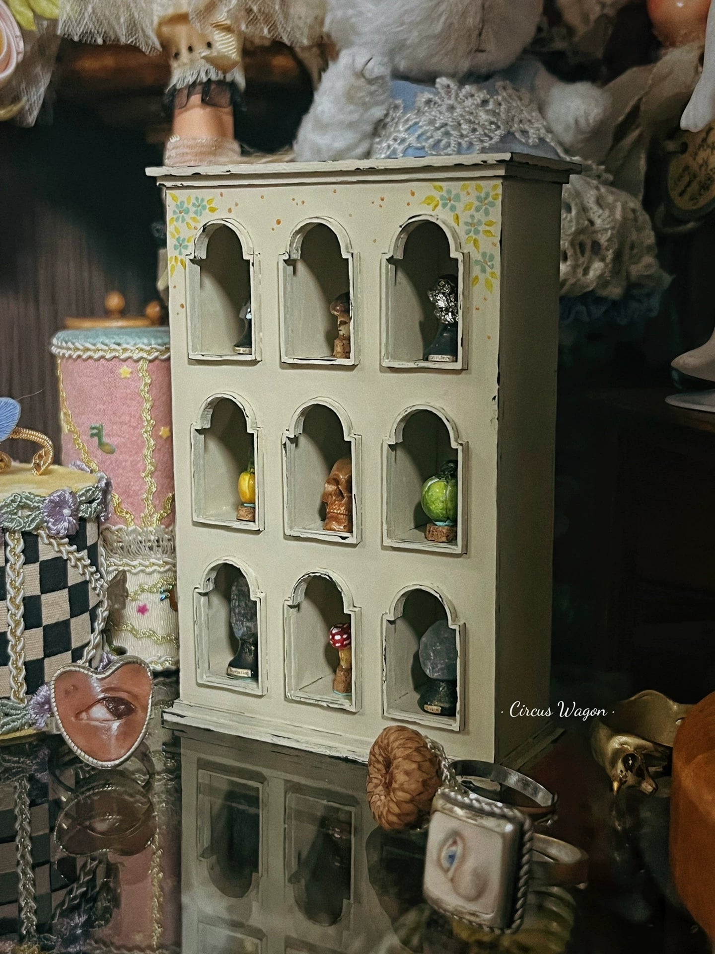 1:12 Scale Miniature Mineral Display Cabinet Ivory White With Distressed Edges Miniature Dollhouse Furniture