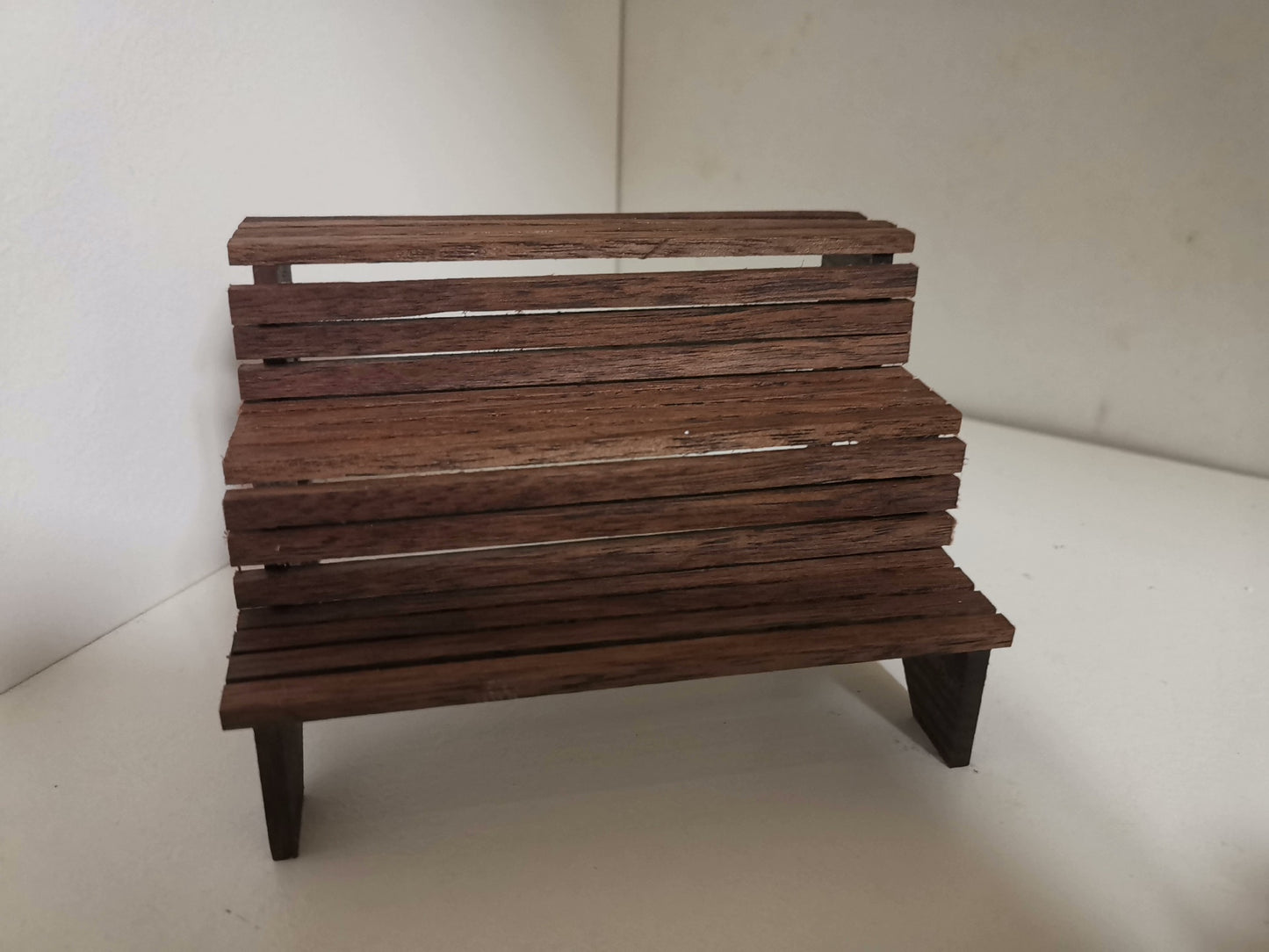 Estante de escalera de madera a escala 1:12, muebles de casa de muñecas en miniatura para exhibición en la sala de estar