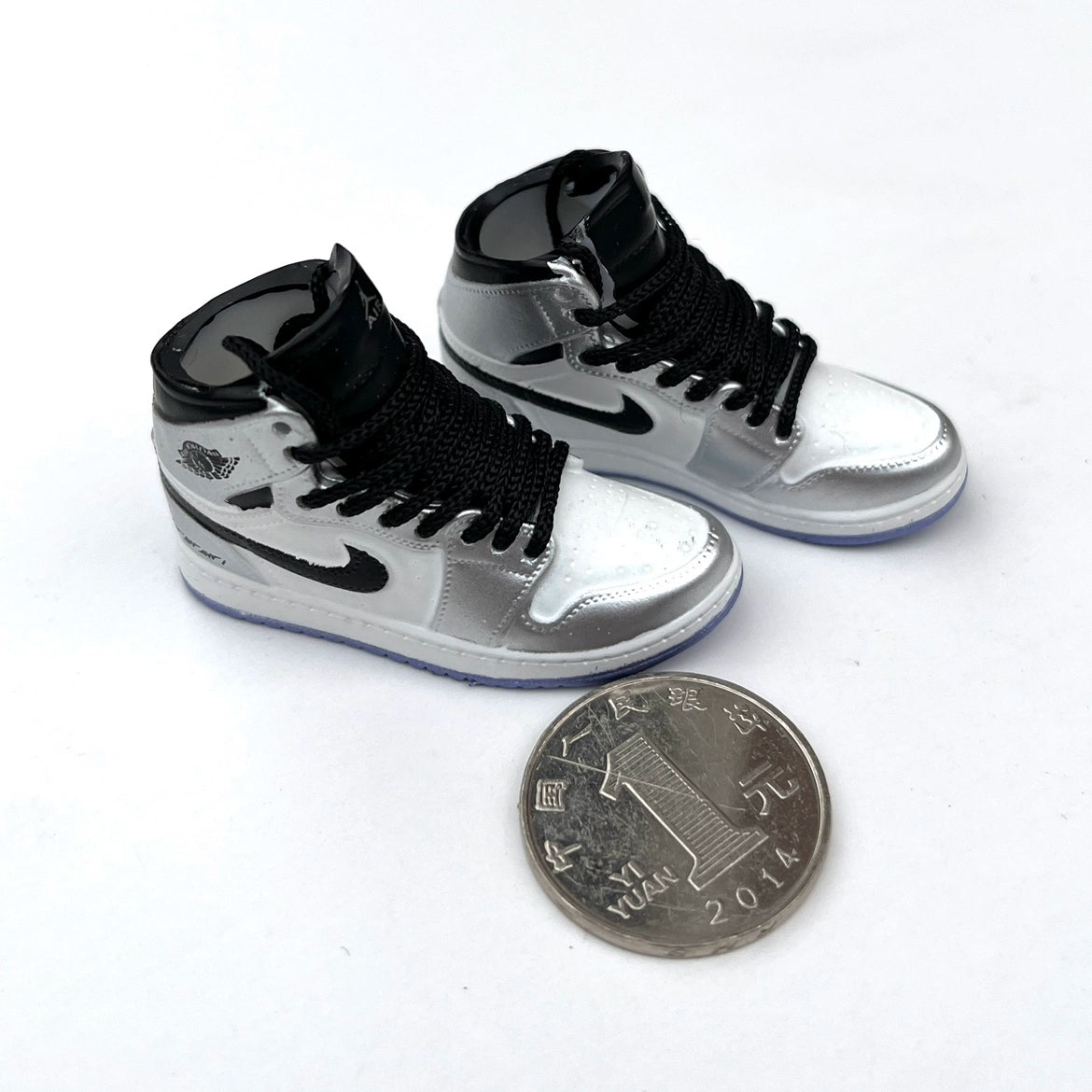 Accesorios para muñecas BJD a escala 1:6: Raqueta de tenis en miniatura y zapatillas para Blythe y figuras de acción.