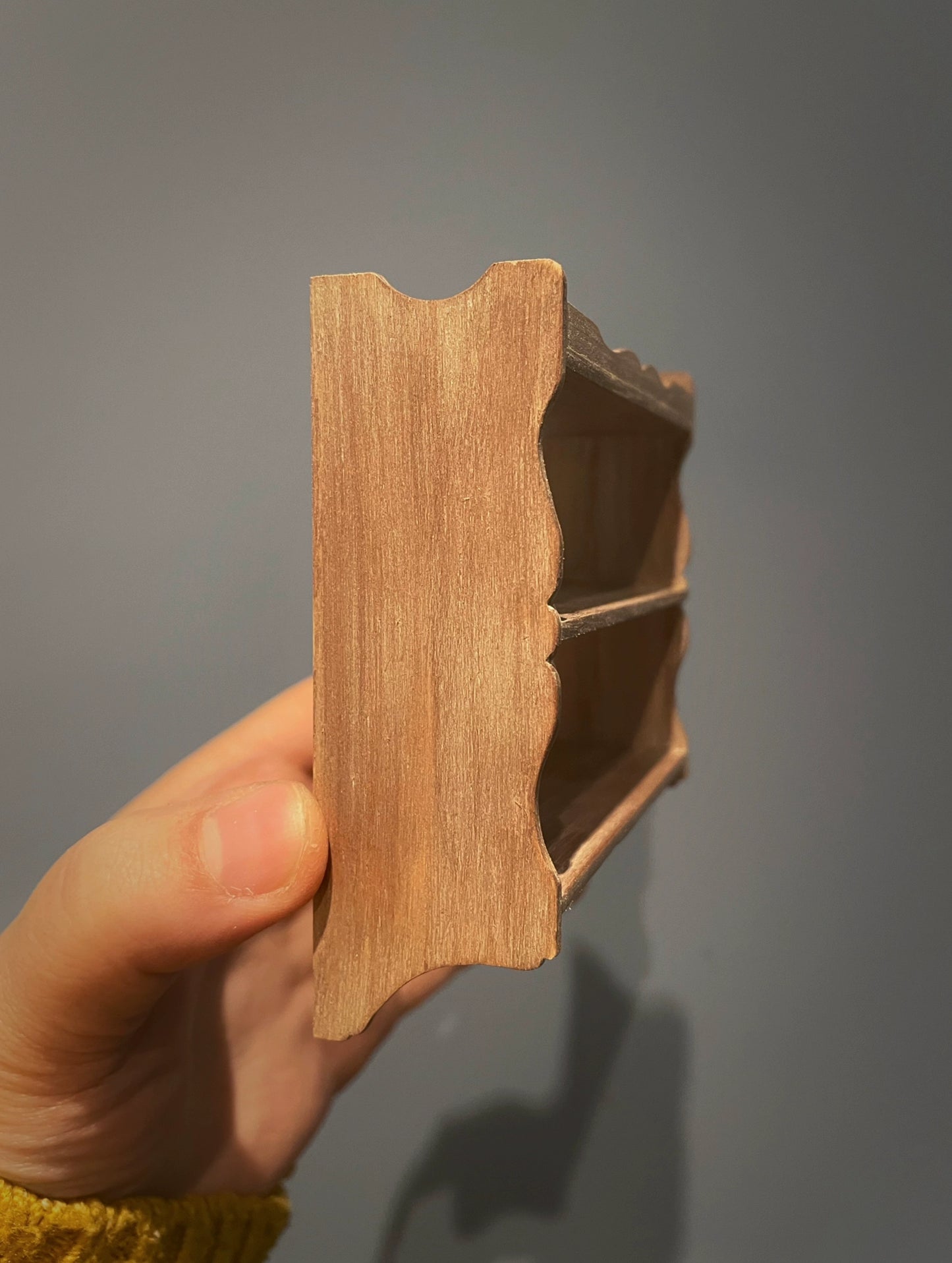 Étagère murale vintage à trois niveaux, échelle 1:12, meubles miniatures pour maison de poupée