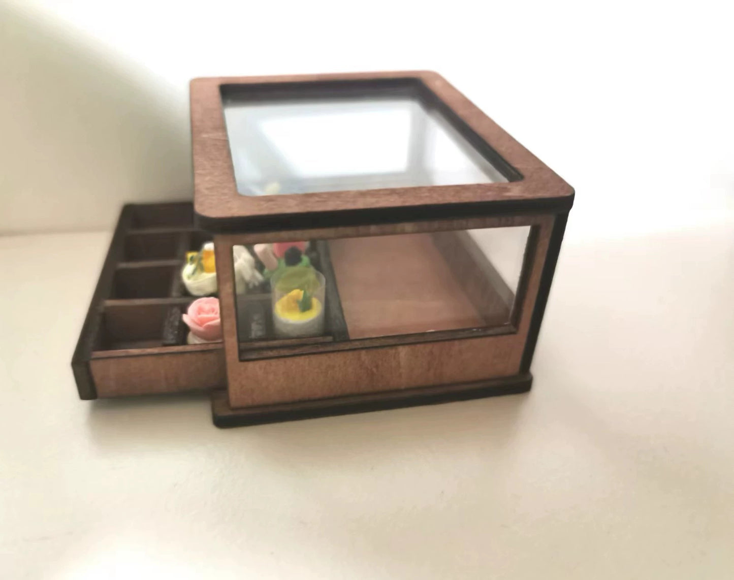 Vitrina para cupcakes en miniatura a escala 1:12, muebles para casa de muñecas