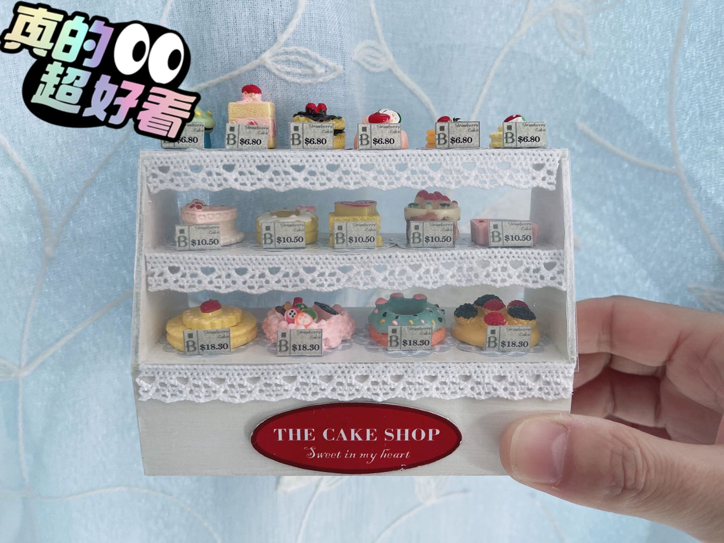 Vitrina para pasteles en miniatura, hecha a mano, a escala 1:12, para casa de muñecas y panadería.