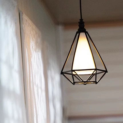 Lampe suspendue miniature pour maison de poupée BJD, échelle 1:6, accessoire de scène Blythe, style industriel nordique, avec chargeur mobile, cadre noir et blanc