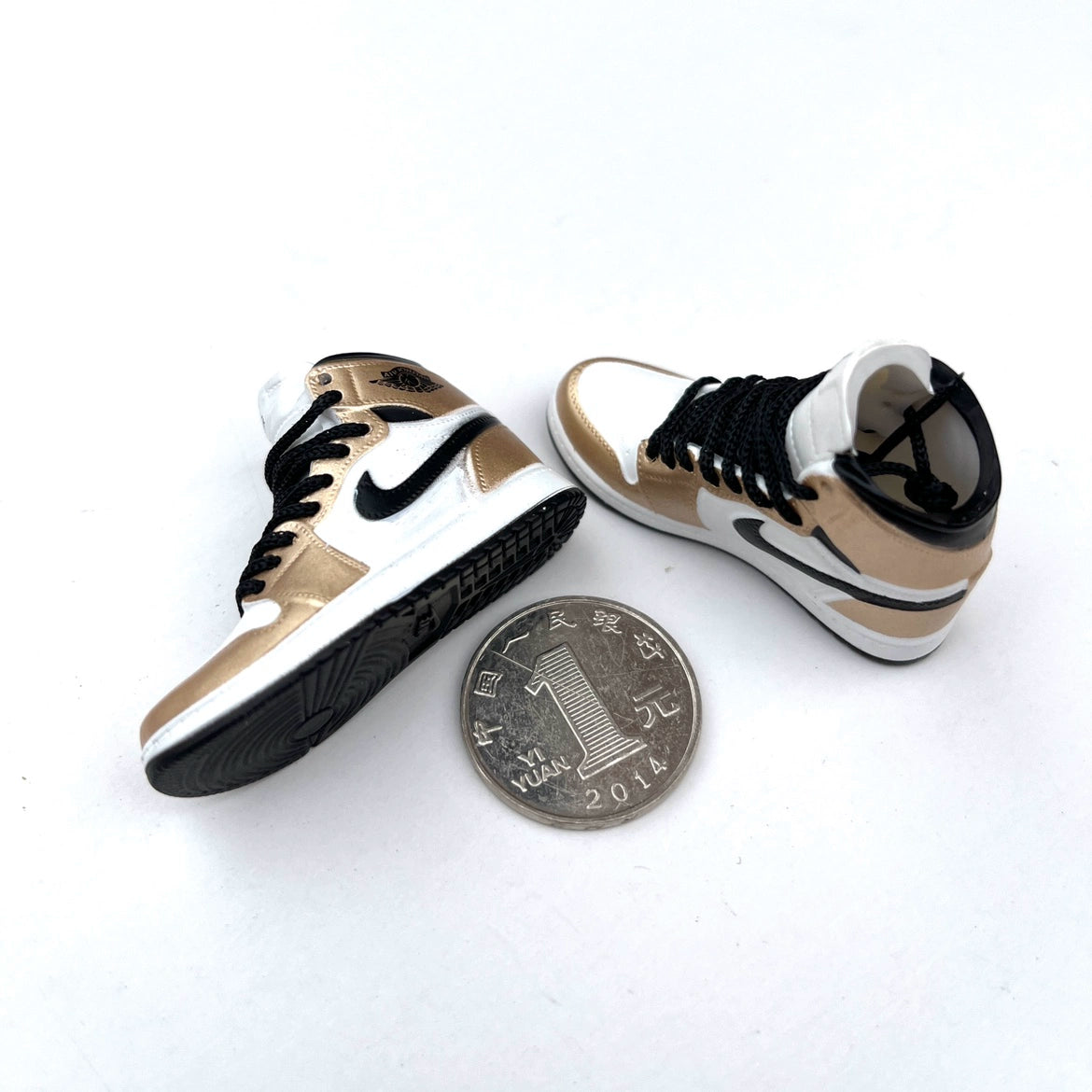 Accesorios para muñecas BJD a escala 1:6: Raqueta de tenis en miniatura y zapatillas para Blythe y figuras de acción.