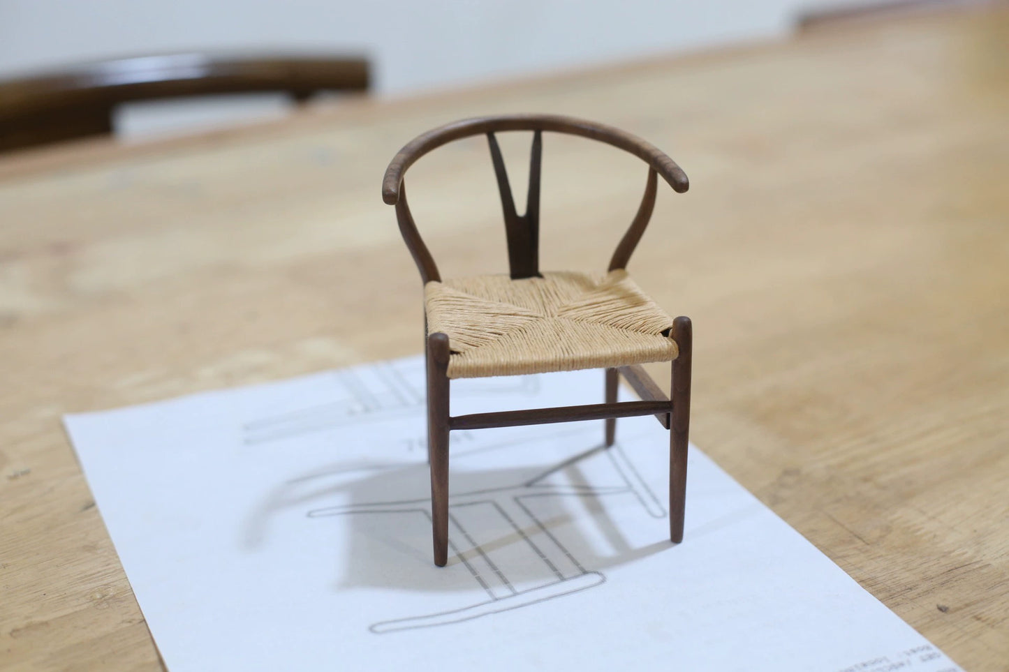 1:6 Scale Miniature Wishbone Chair Dollhouse Furniture