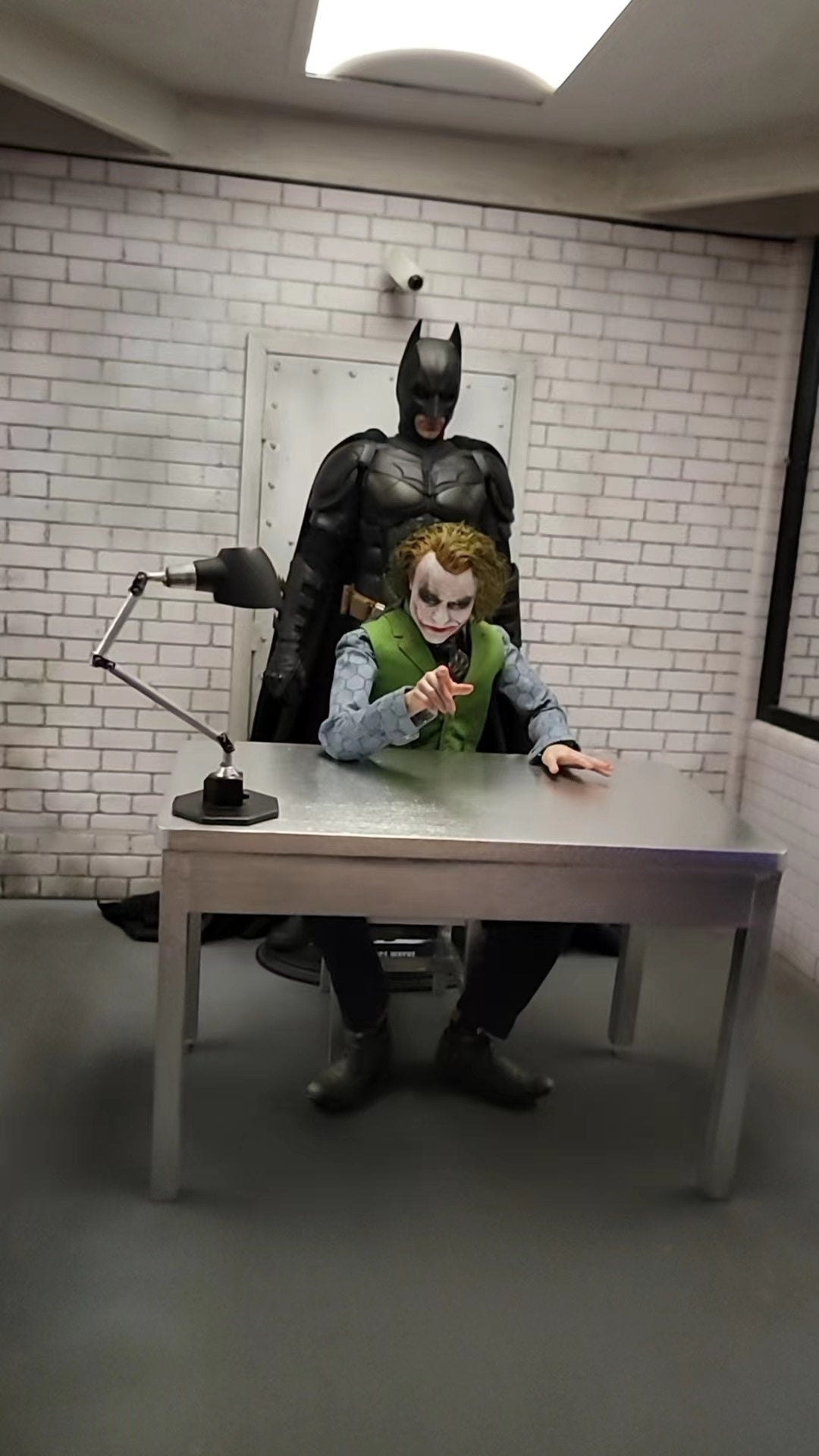 1:6 Scale Miniature Joker Scene Custom Made For Action Figure Display