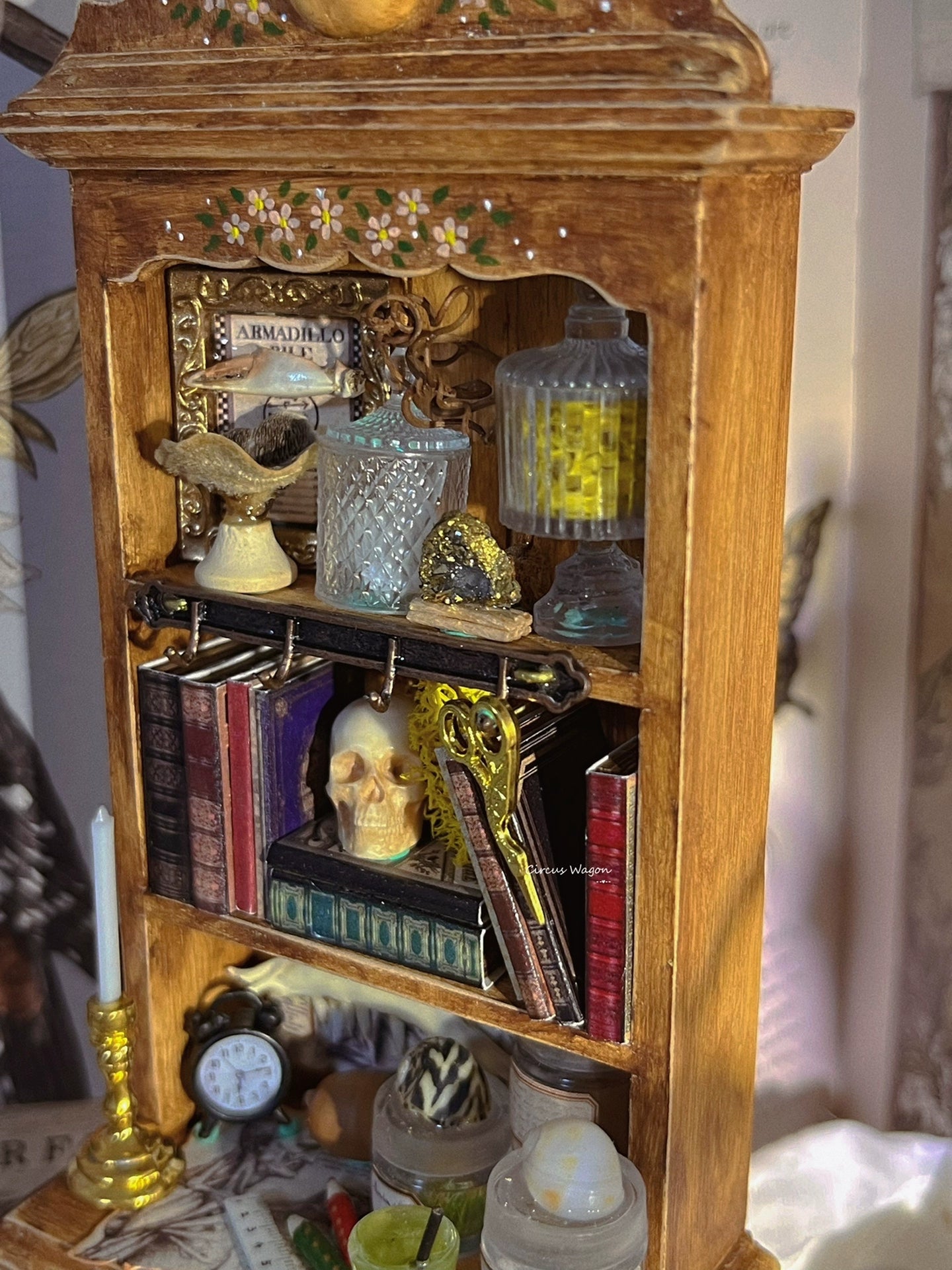 1:12 Scale Miniature Wooden Cabinet With Wise Eyes Duck Design Dollhouse Furniture