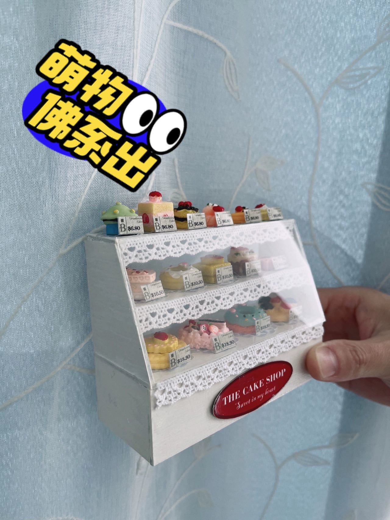 Vitrina para pasteles en miniatura, hecha a mano, a escala 1:12, para casa de muñecas y panadería.