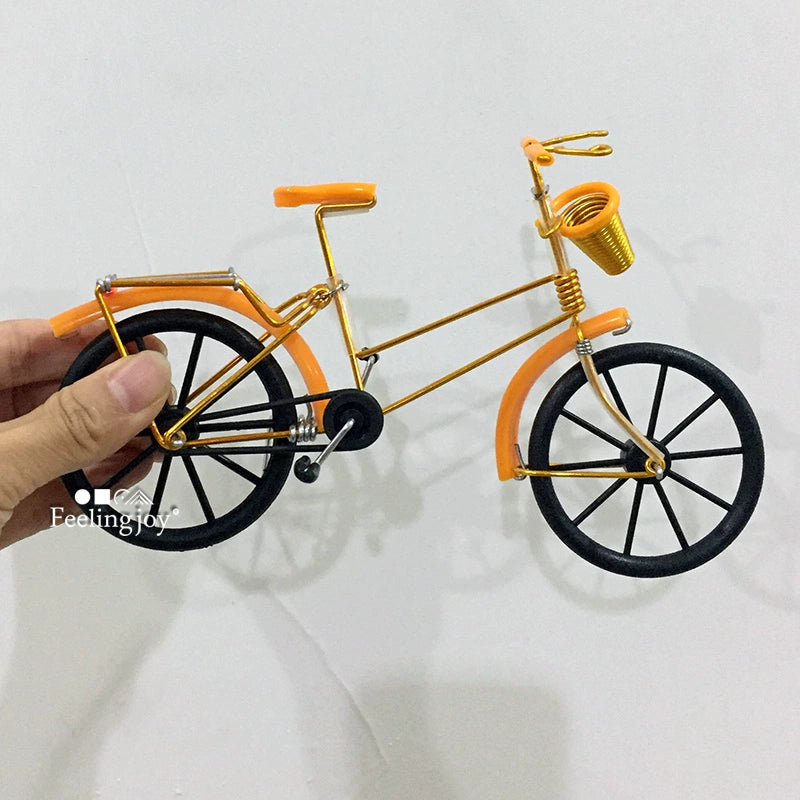 1:12 Scale Miniature Dollhouse Furniture Metal Bicycle Prop Miniature Accessory