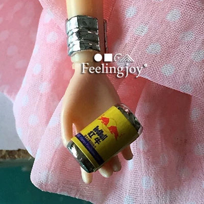 Set de latas de bebida para casa de muñecas a escala 1:12: 6 latas de bebida en miniatura para escenas realistas.
