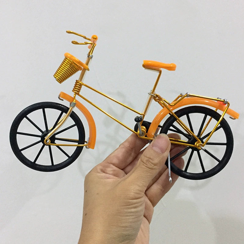 1:12 Scale Miniature Dollhouse Furniture Metal Bicycle Prop Miniature Accessory