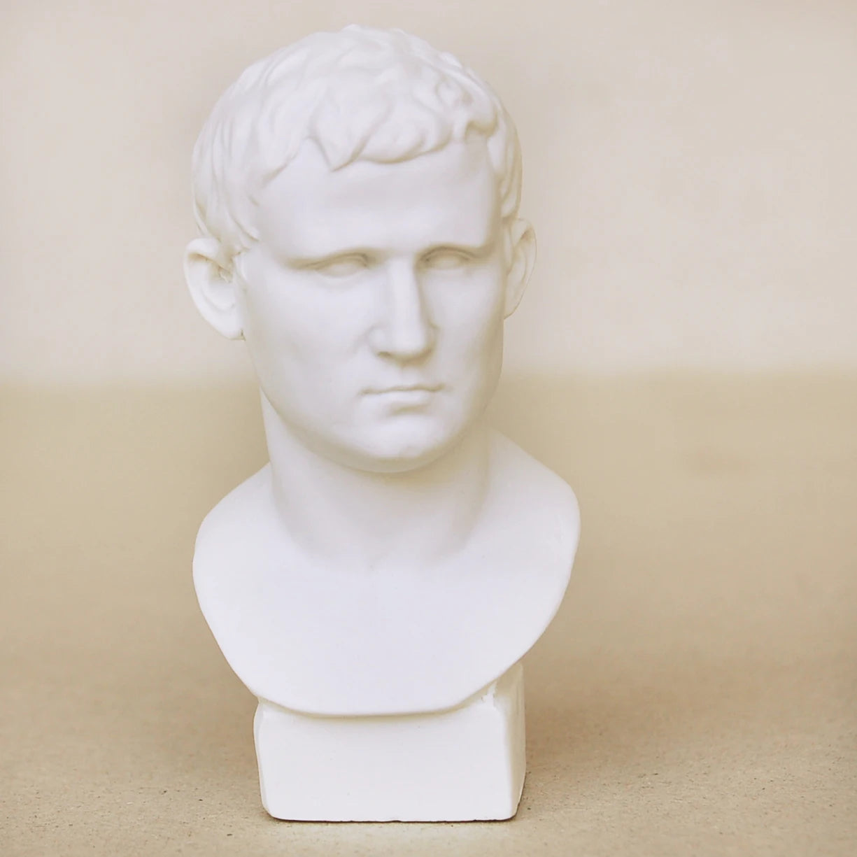 1:12 Scale Resin Sculpture Miniature Dollhouse Accessories For Garden And Living Room Famous Statue