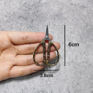 Tijeras de metal en miniatura a escala 1:6: accesorio de cocina realista para muñecas BJD, Blythe y GSC.