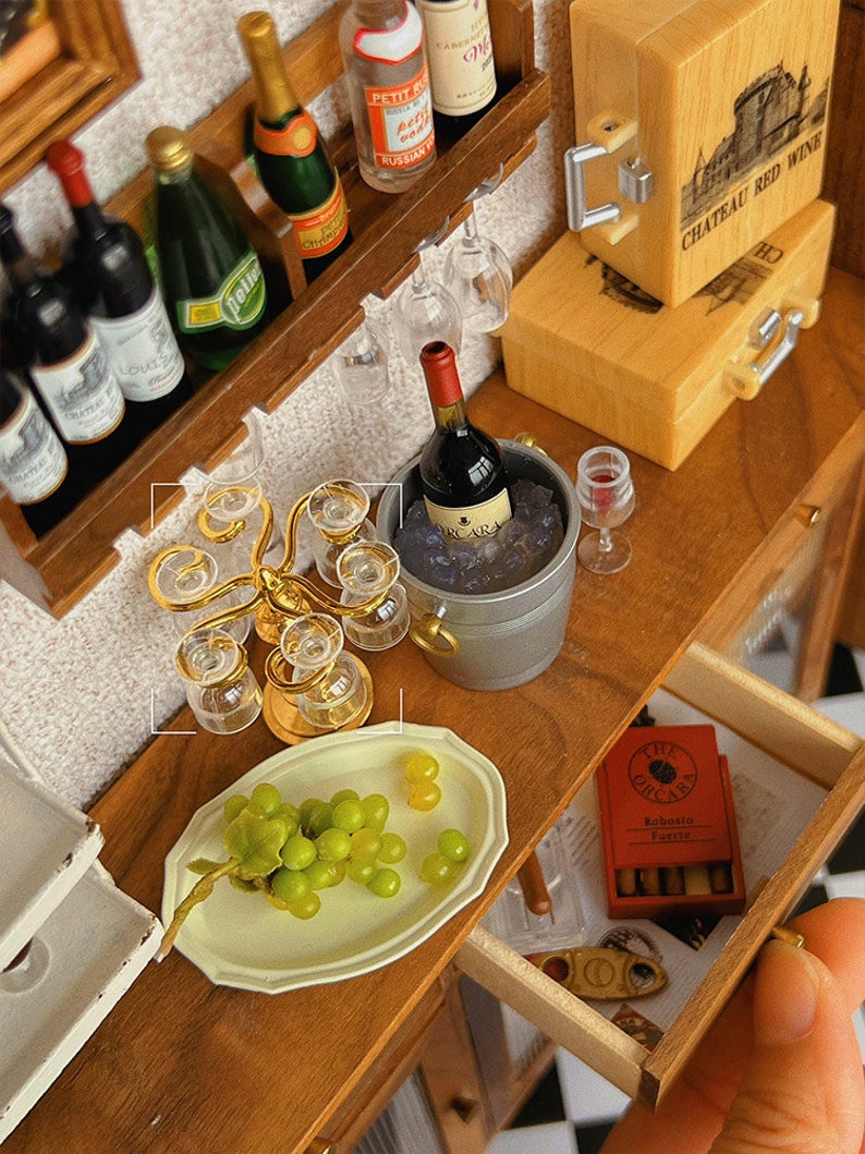 1:12 Scale Miniature Wine Rack Set With Wine Cup Decorative Painting And Wine Cooler For Dollhouse Miniature Furniture Accessories