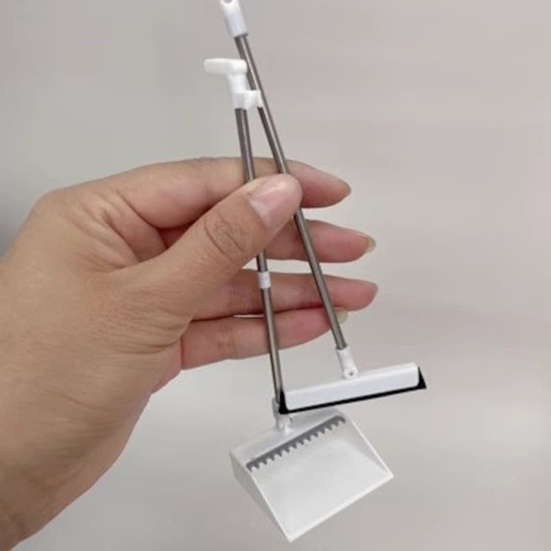 1:12 Scale Miniature Sponge Mop Dollhouse Cleaning Accessory For BJD Ob11 Blythe GSC Dolls