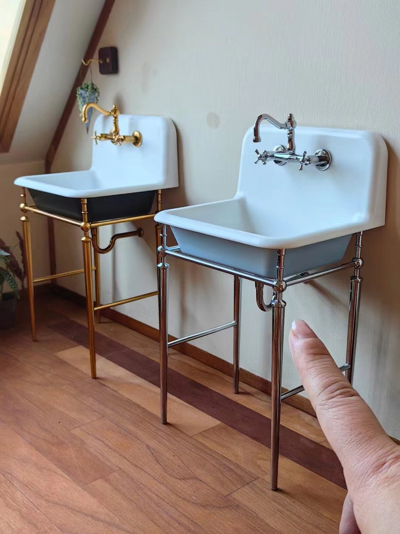 1:6 Scale Miniature Retro Wash Basin Faucet Water Tap Dollhouse Kitchen Bathroom Accessories BJD Blythe DIY Miniature Furniture