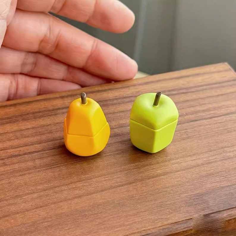 Cafetera en miniatura a escala 1:6, plataforma para agua bendita, tarro de frutas, plato para la cena, modelo BJD Blythe, accesorios de cocina, muebles en miniatura para casa de muñecas.