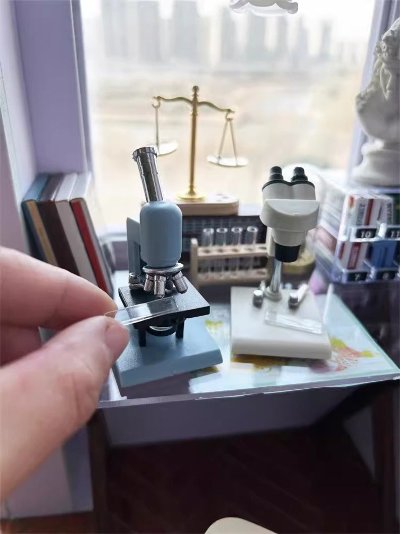 Banco de trabajo de laboratorio científico en miniatura a escala 1:6 con microscopio, modelo de tubo de ensayo, muebles para casa de muñecas en miniatura, accesorios para juguetes BJD Blythe