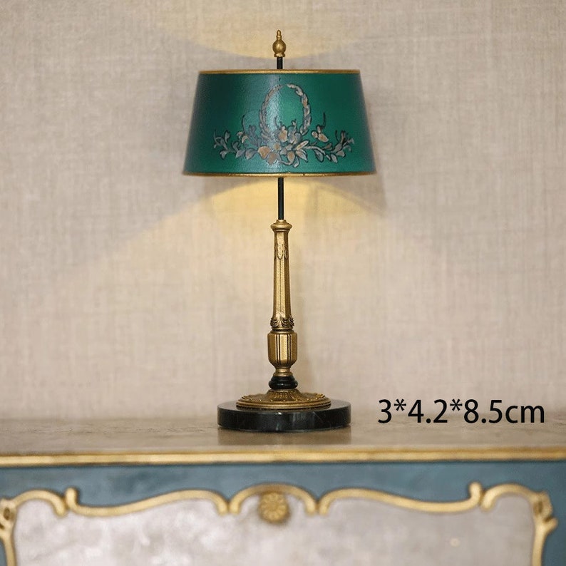 Lampe de bureau miniature échelle 1:6, horloge rétro, chandelier, support de lecture, accessoires pour maison de poupée BJD Blythe, décoration de bureau, jouets