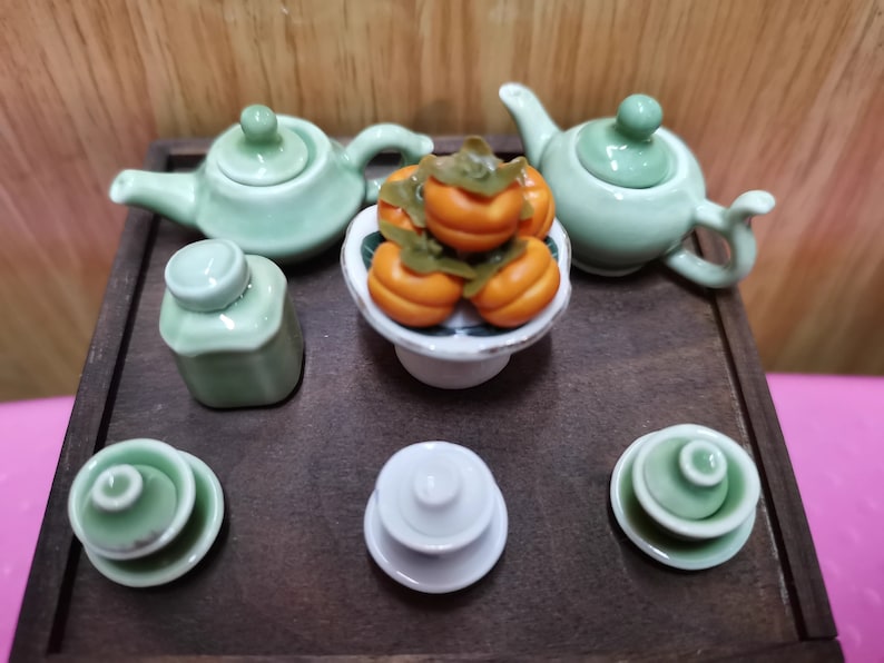 Juego de té chino en miniatura a escala 1:12 con tetera, lata de té, estante de exhibición, accesorios de cocina BJD, Blythe, GSC, muebles para casa de muñecas