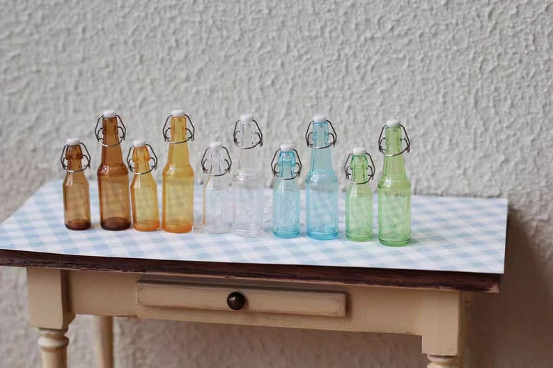Accessoires miniatures pour maison de poupée, échelle 1:6, 2 pièces, bouteille de simulation, boisson d'eau froide, confiture de fraises, modèle BJD Blythe, jouet