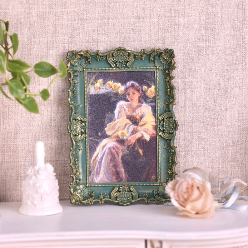 Marco de fotos retro europeo en miniatura a escala 1:6, pintura decorativa, muebles para casa de muñecas BJD Blythe, accesorios, figura de escritorio