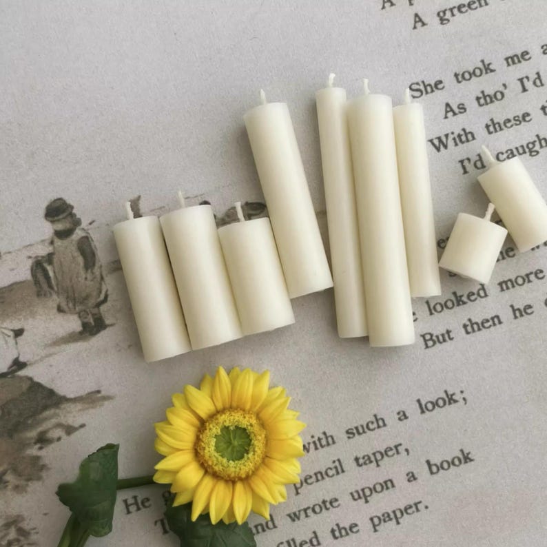 Bougies parfumées miniatures à l'échelle 1:12 - Accessoires de maison de poupée illuminables pour présentation de modèles DIY