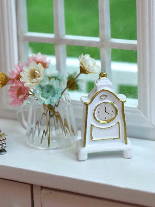 Reloj de mesa retro blanco a escala 1:12 para decoración de casas de muñecas en miniatura