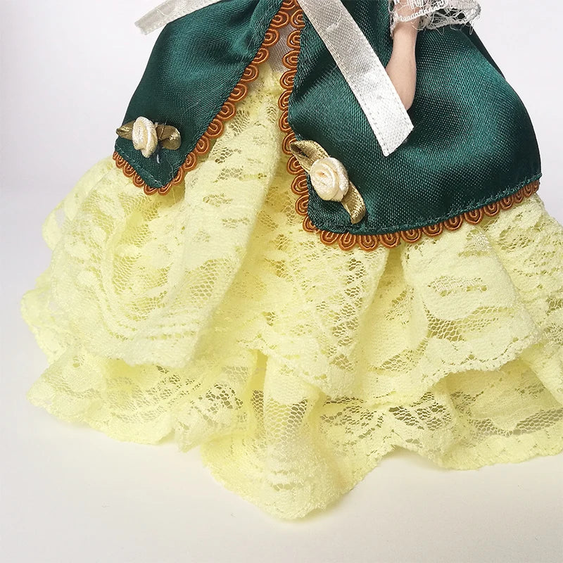 1:12 Scale Miniature Porcelain Victorian Doll Model Green Dress Lady For Dollhouse