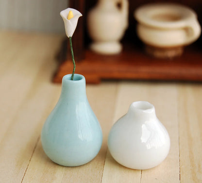 Vase miniature en porcelaine bleu et blanc à l'échelle 1:12, accessoires pour maison de poupée