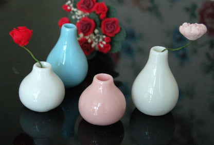 Vase miniature en porcelaine bleu et blanc à l'échelle 1:12, accessoires pour maison de poupée