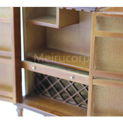 Vitrina de madera para vinos hecha a mano a escala 1:12 para muebles en miniatura de casa de muñecas