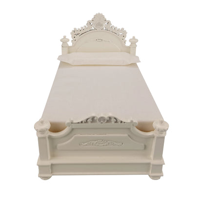 Cama de corte para casa de muñecas en miniatura de estilo europeo blanco a escala 1:12