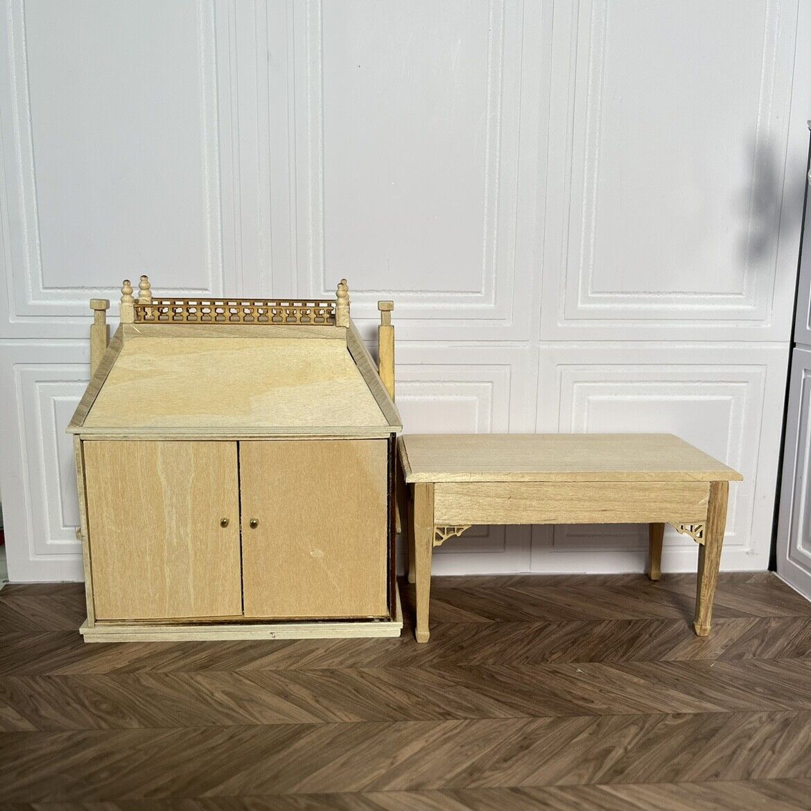 Mini maison de poupée à l'intérieur d'une maison de poupée avec table 1:12 Ob11 Miniature Dollhouse Blythe