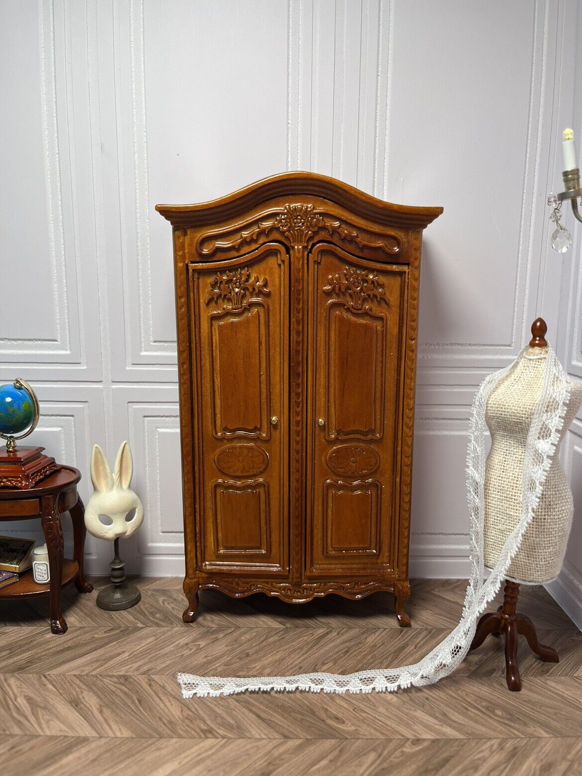 Miniature Furniture BJD Flower Carved Sewing Clothes Closet Dollhouse 1:12