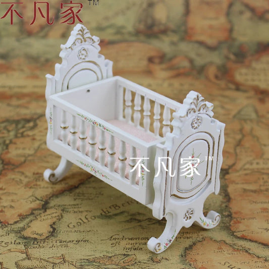 Ensemble berceau et table à langer pour maison de poupée blanche style Shaker à l'échelle 1:12 - Mobilier miniature pour bébé