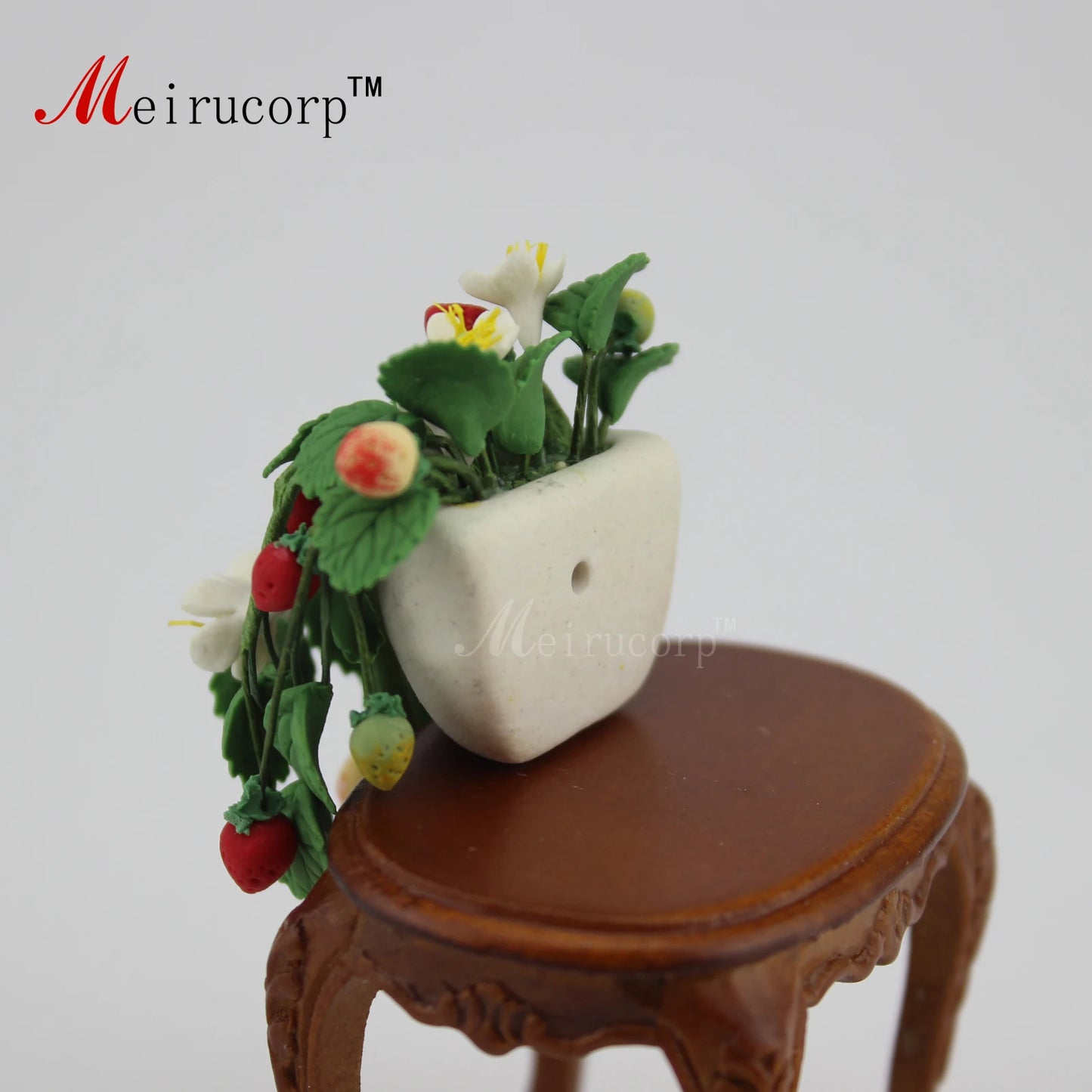 Planta de fresa colgante en miniatura a escala 1:12 para decoración de casa de muñecas