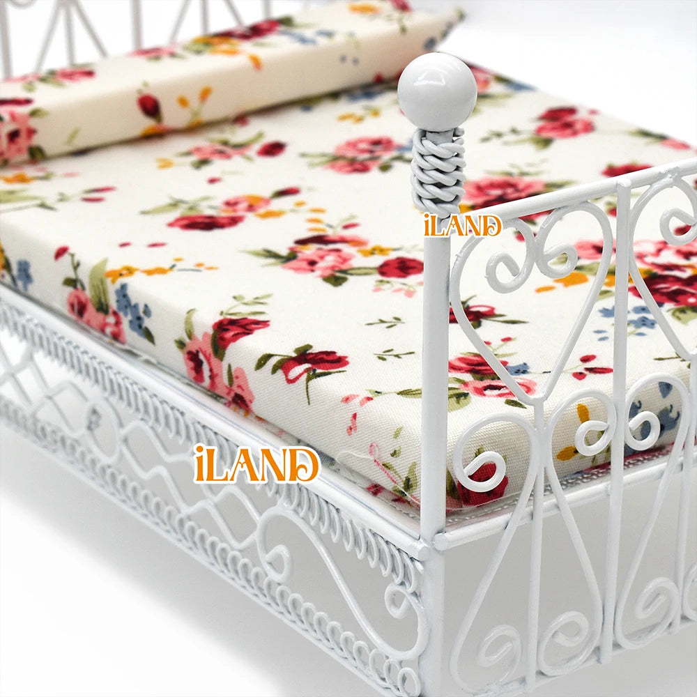 1:12 Scale Miniature Metal Bed With Mattress European Retro Double Bed Dollhouse Furniture Accessories
