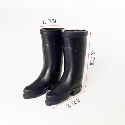 Bottes de pluie miniatures en caoutchouc noir à l'échelle 1:12 pour figurines de maison de poupée
