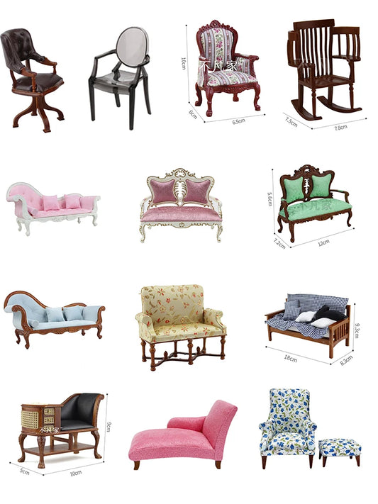 Sofá en miniatura a escala 1:12 y 1:6 con bonitas almohadas, muebles de simulación para sala de estar de casa de muñecas. Modelo de casa de muñecas en miniatura.