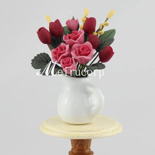 Arreglo floral en miniatura para casa de muñecas a escala 1:12: decoración floral roja y rosa