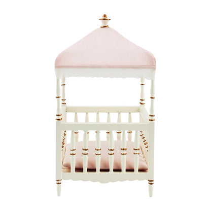 Cuna de madera blanca pintada a mano con dosel para casa de muñecas en miniatura a escala 1:12