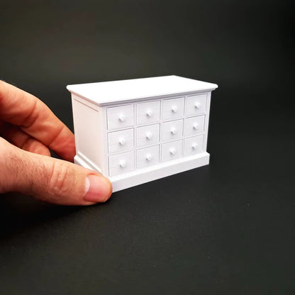 Mueble de almacenamiento en miniatura de madera con cajones para casa de muñecas a escala 1:12.