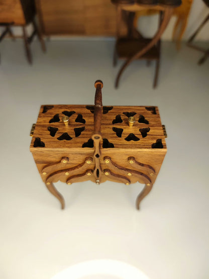Boîte à couture pliable avec poignée pour maison de poupée miniature à l'échelle 1:6