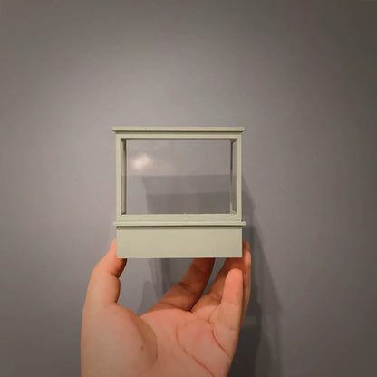Meuble à gâteaux vintage miniature pour maison de poupée à l'échelle 1:12