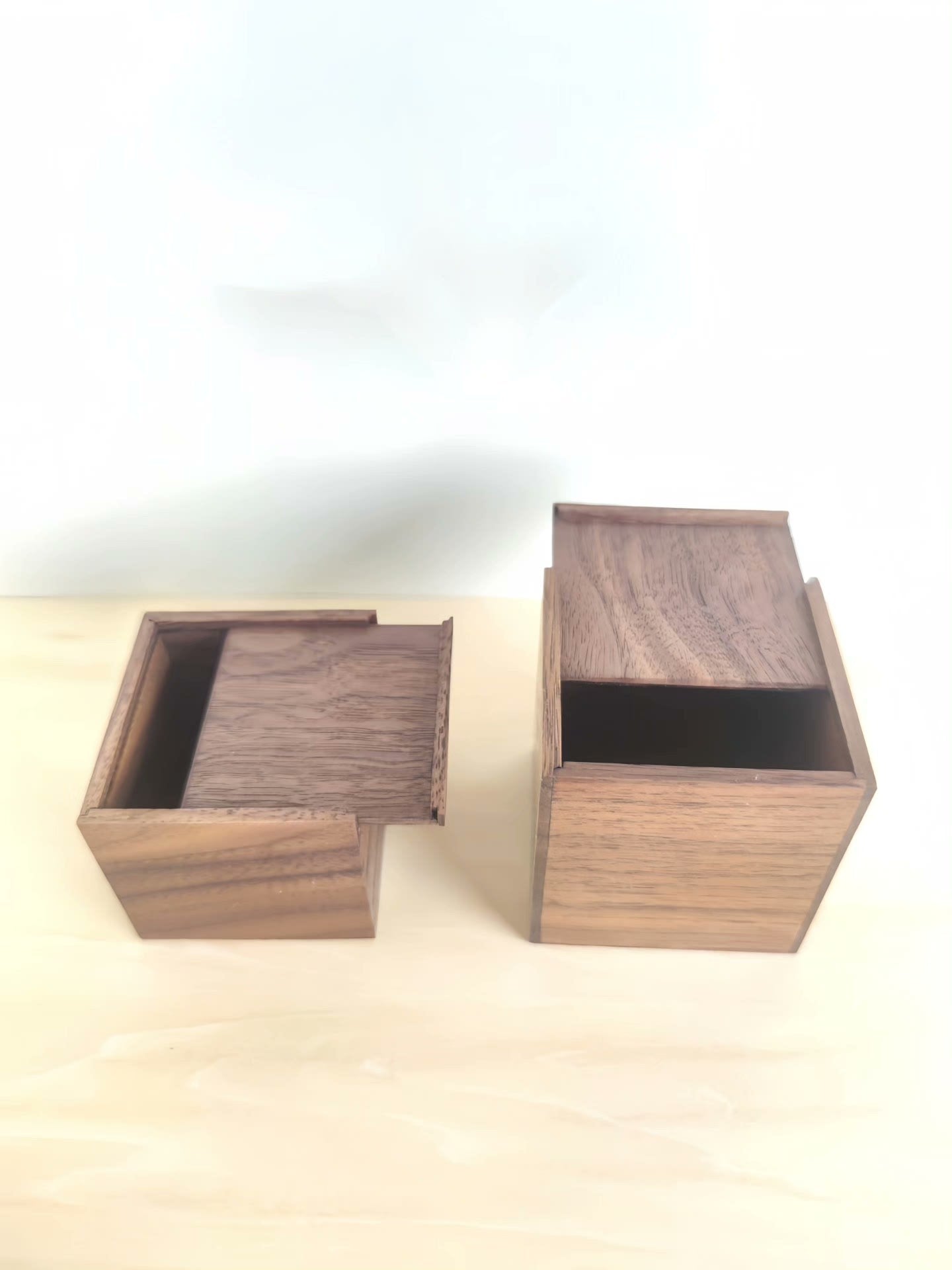 Boîte de rangement miniature en bois de noyer et céramique à l'échelle 1:12, accessoire pour maison de poupée BJD Blythe