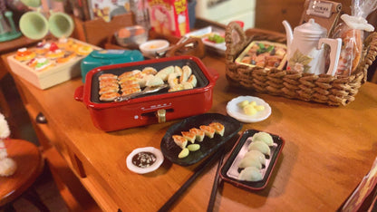 1:12 Scale Miniature Dumplings With Transparent Vegetable Filling Thin Wrappers Set Of 5 Includes Free Garlic Accessory