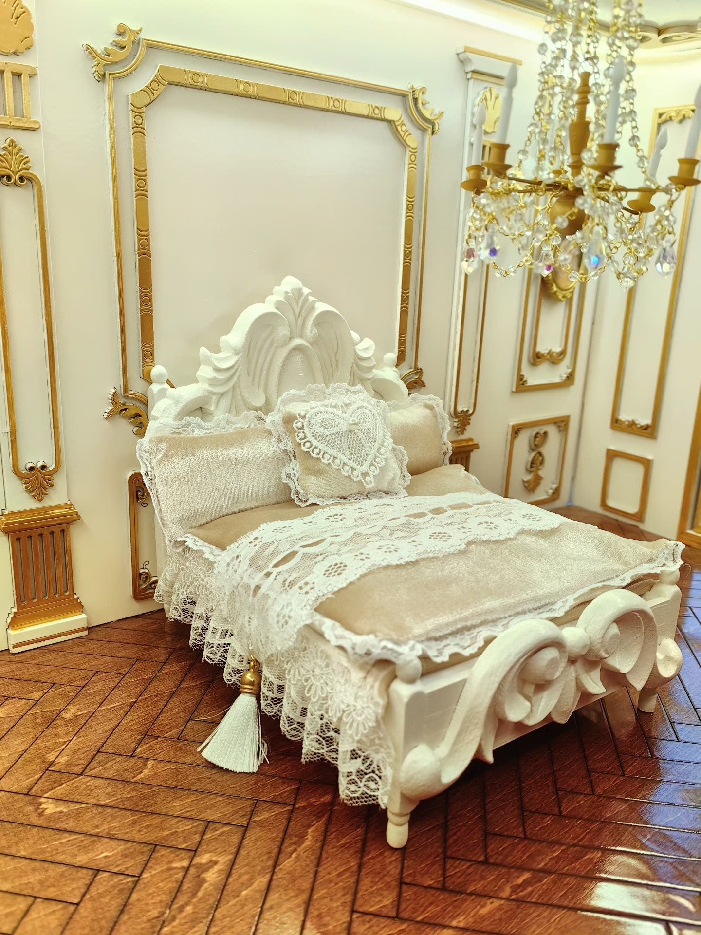Cama doble para muñecas BJD en miniatura a escala 1:12, muebles en miniatura para casa de muñecas.